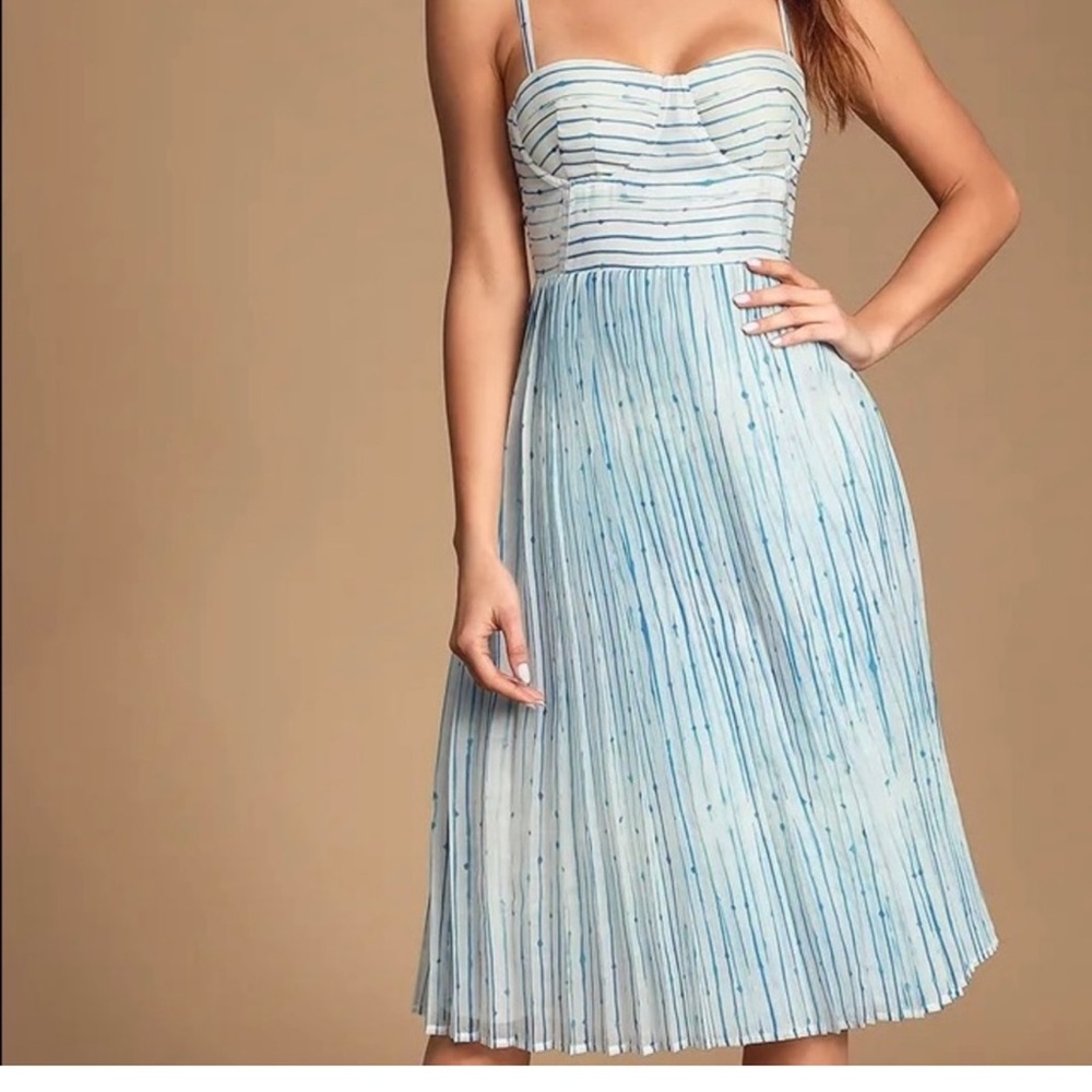 WHITE & BLUE STRIPED DRESS